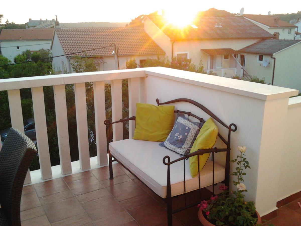 Sunshine Apartment Palit Екстер'єр фото